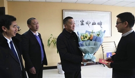 市委常委、、、政法委书记廖磊探望慰问沙湾区企业家