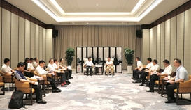 楚雄州委副书记、、、州长张文旺到集团洽谈交流